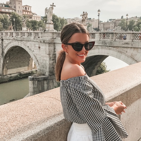 Meet your Posher, Emily - Picture 1 of 1